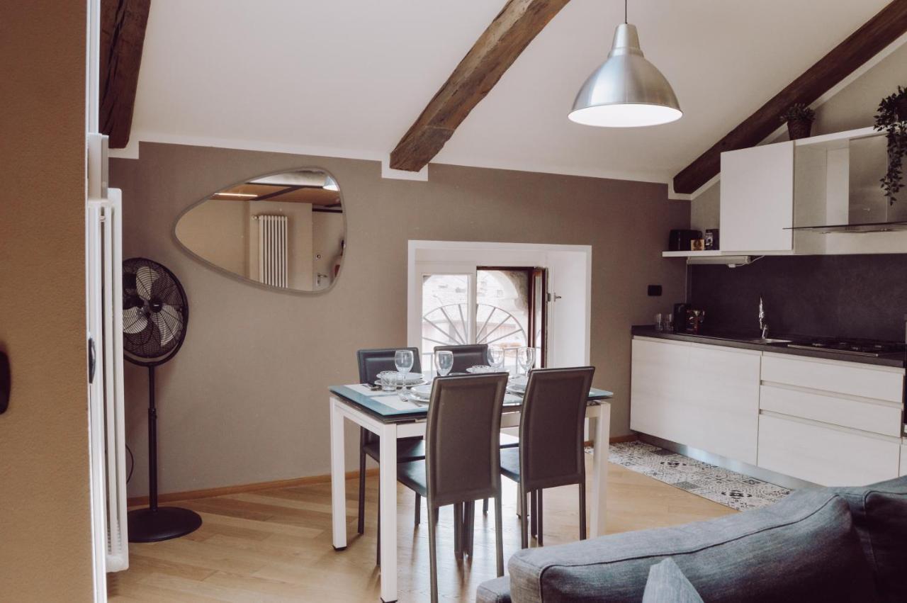 Historic Center Charming Apartment Free Wi-Fi Savigliano Kültér fotó
